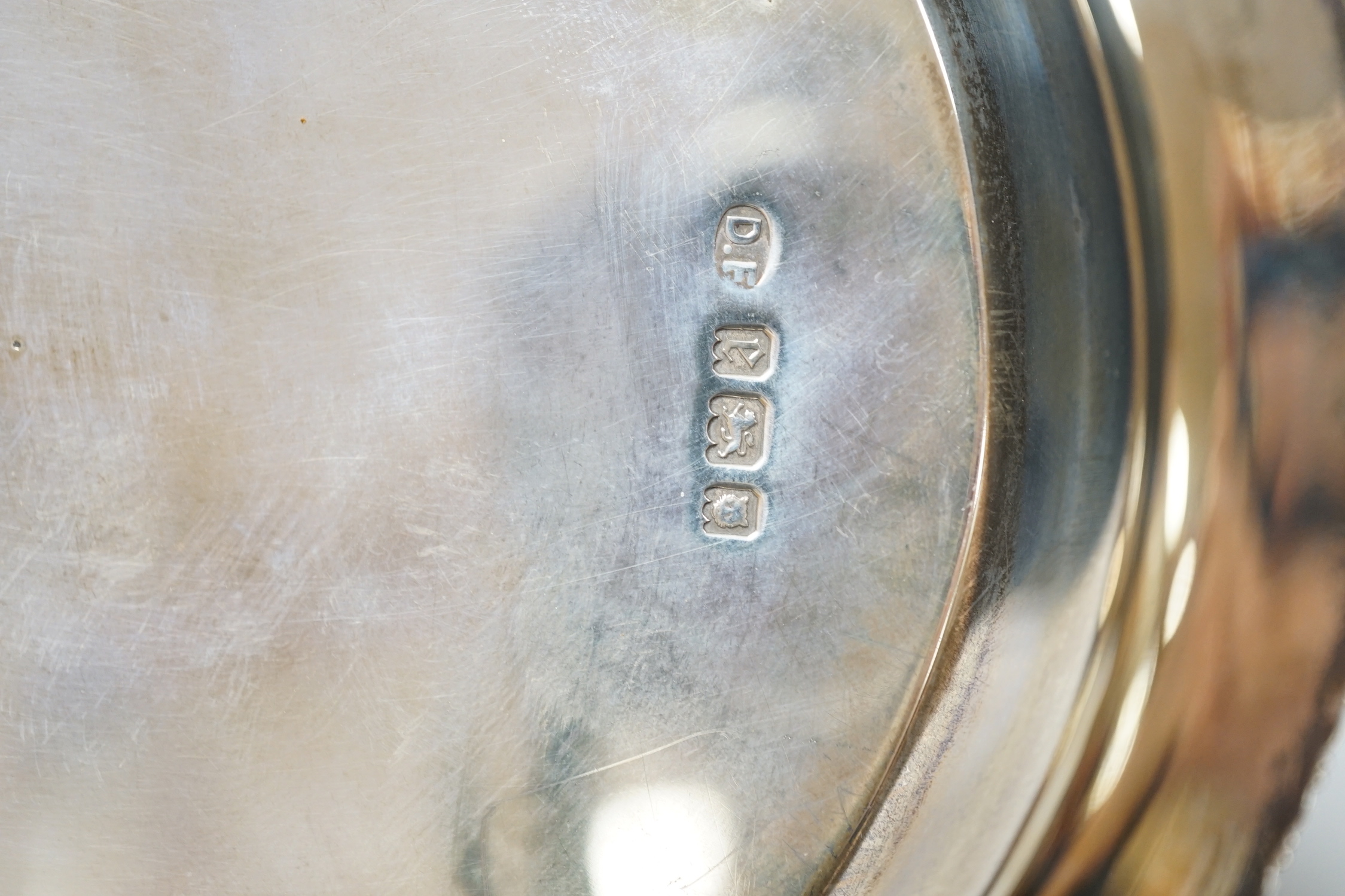 A cased George V silver christening bowl and spoon, Josiah Williams & Co, London, 1919/20, bowl diameter 16.5cm, 11oz.